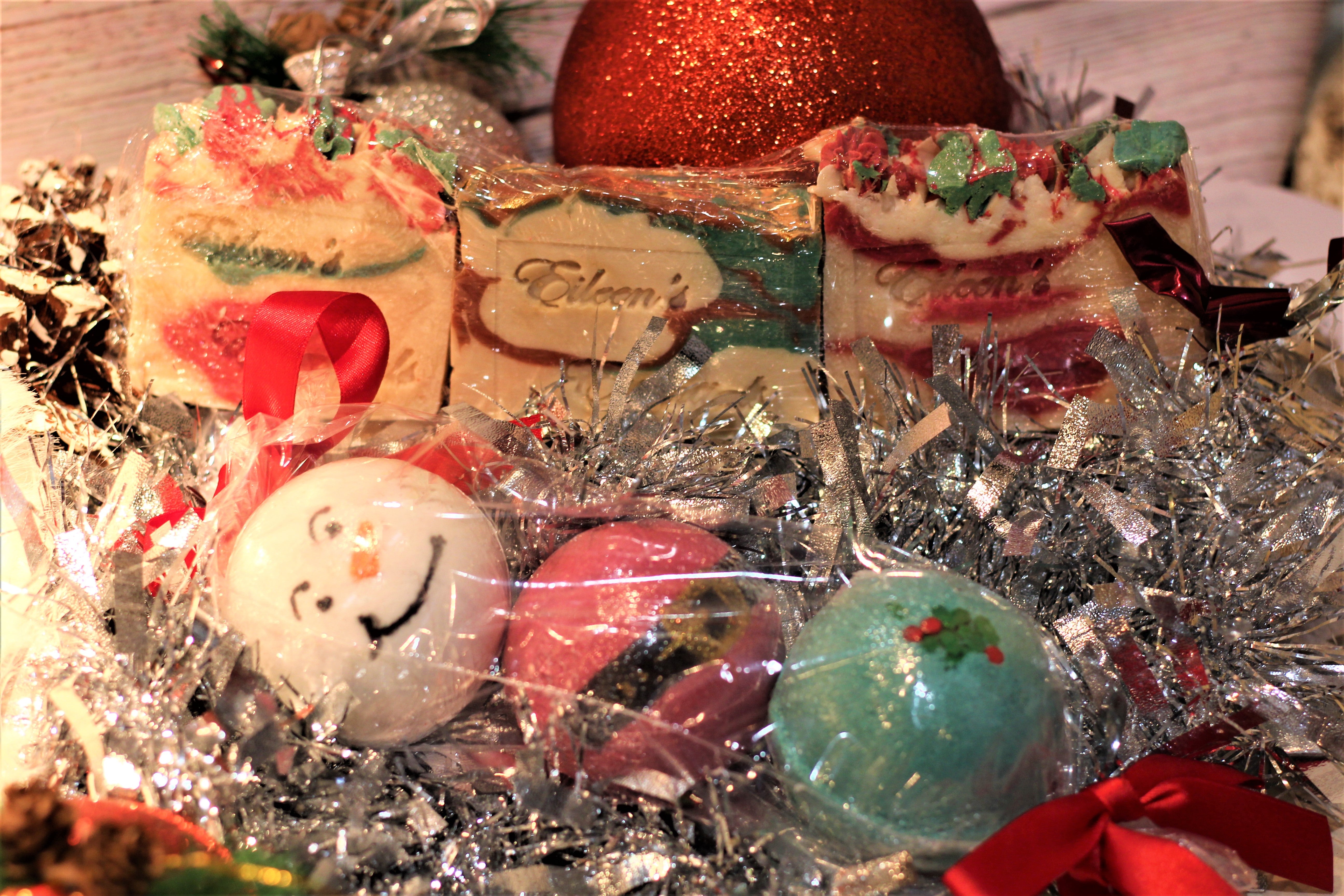 Holiday Combo Deal; 3 Holidays Soaps + 3 Pack Bath Bombs Gift Set