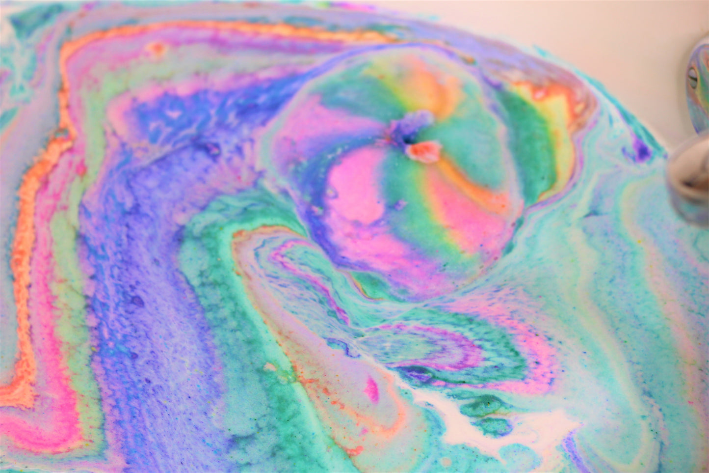 LOVE WINS Bath Bomb