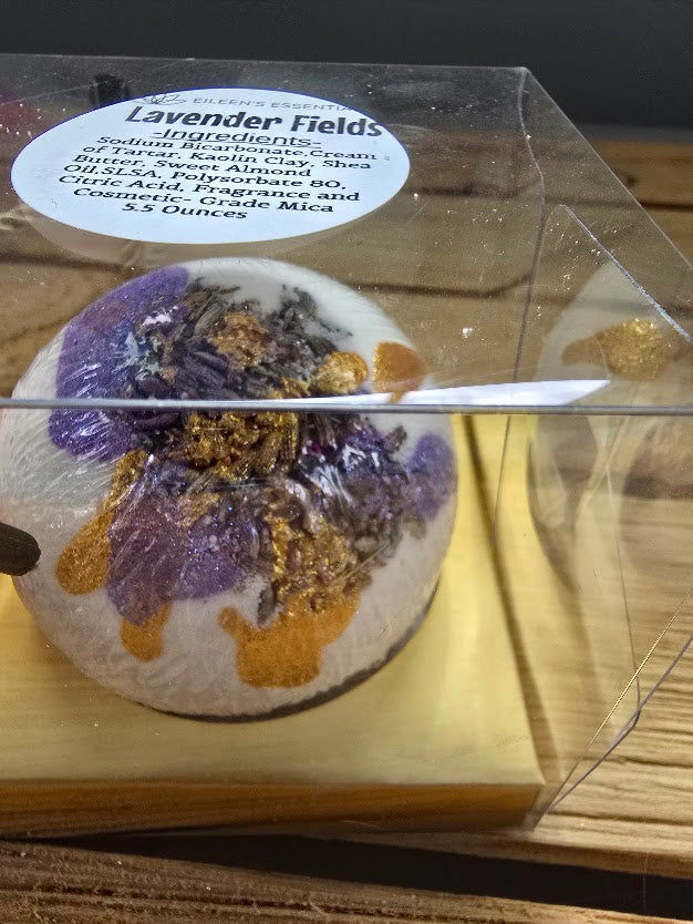 LAVENDE FIELDS Bath Bomb