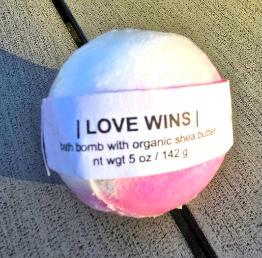 LOVE WINS Bath Bomb