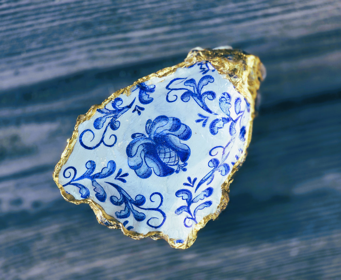 Decorative-oyster-shell-trinket-dish. Decorative ceramic tile with blue floral patterns. Eileens-essentials