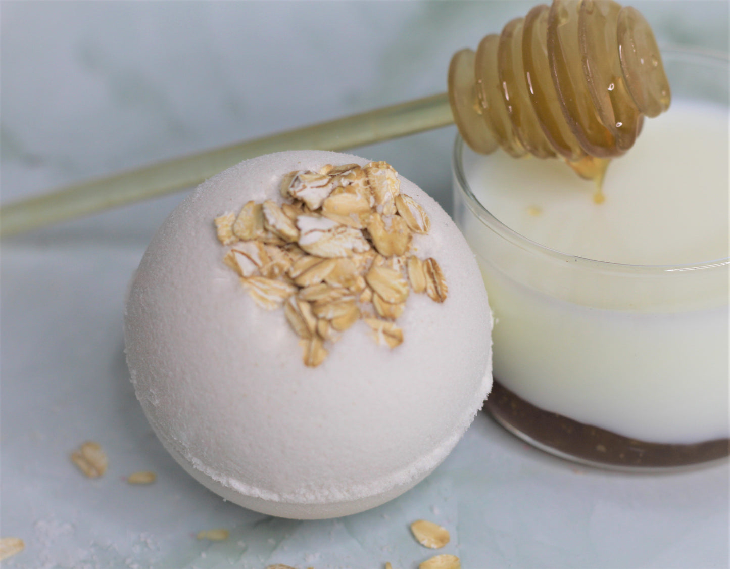 OATMEAL, MILK & HONEY Bath Bomb